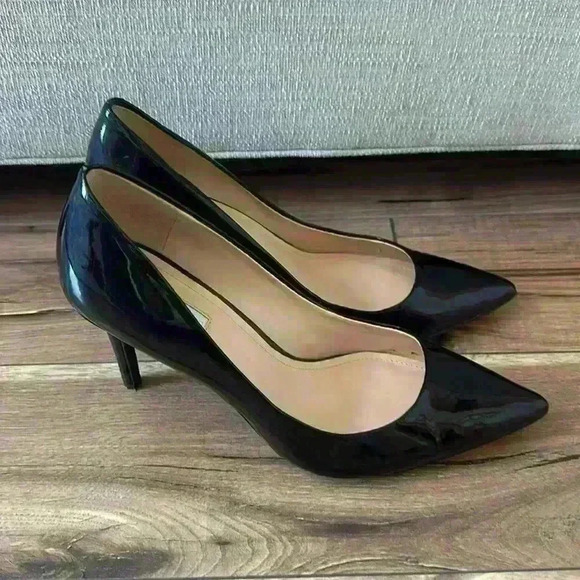 BCBGeneration Levonne Pump - Picture 2 of 15